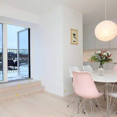Huge Lux Penthouse - Rooftop Terrace, 4. Bedrooms!